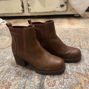 brown platform boots